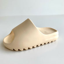 Load image into Gallery viewer, Youth Sohlzy Slides