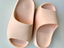 Load image into Gallery viewer, Sohlzy slides