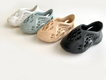 Load image into Gallery viewer, Sohl runners