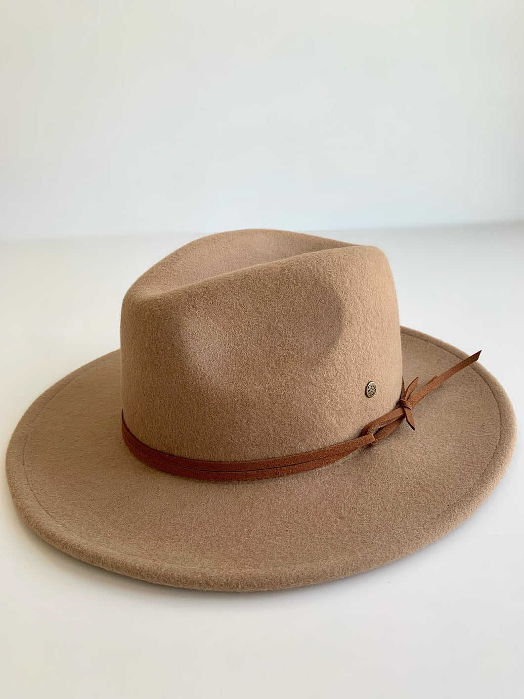 Dunes and Camel Fedora (adults)