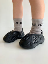 Load image into Gallery viewer, St. Sohl socks - cool pewter
